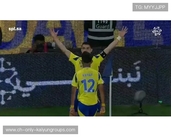 C罗高速接应长传后直接凌空抽射