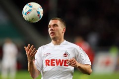 开云体育网站入口-勒沃库森围绕中路组织展开压迫，勒沃库森吧